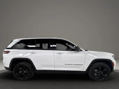 White 2023 Jeep Grand Cherokee Limited