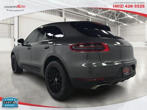 2018 Porsche Macan Sport Utility 4D