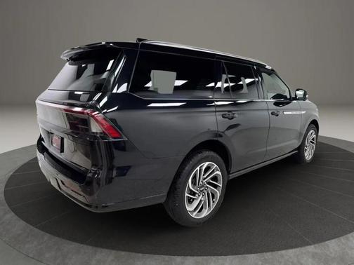 Black 2025 Lincoln Navigator Reserve