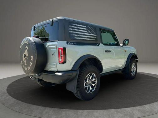 Gray 2023 Ford Bronco Badlands