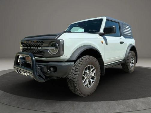 Gray 2023 Ford Bronco Badlands