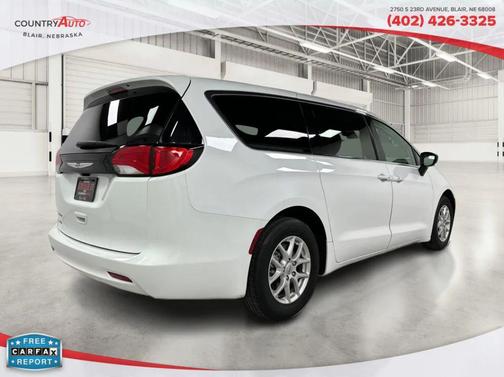 2024 Chrysler Voyager LX