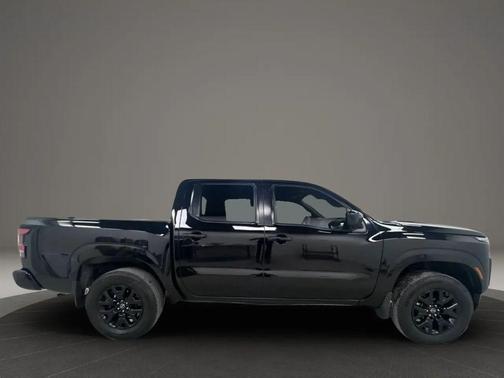 Black 2023 Nissan Frontier SV