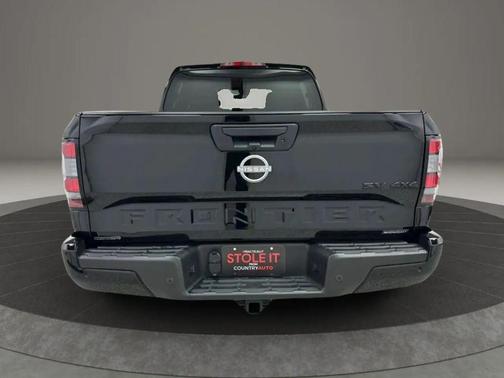 Black 2023 Nissan Frontier SV