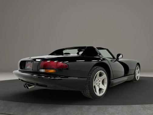 Black 2000 Dodge Viper RT/10