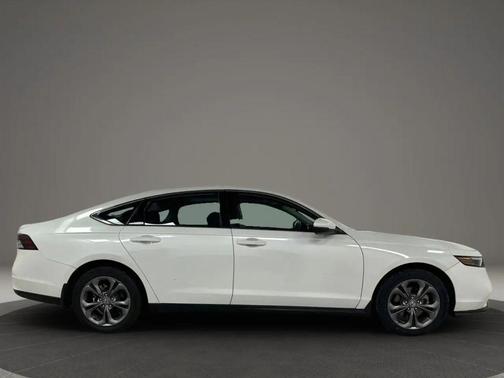 White 2023 Honda Accord EX