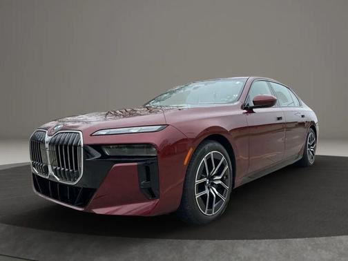 Red 2025 BMW 760 xDrive