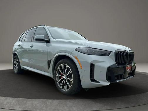 Gray 2024 BMW X5 xDrive40i