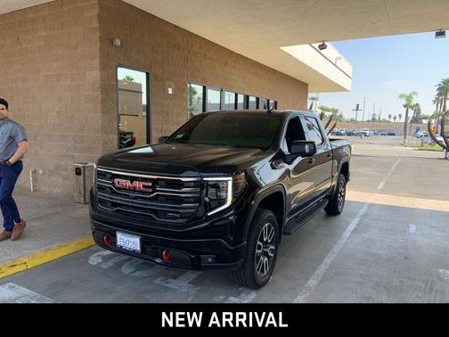 2025 GMC Sierra 1500 AT4