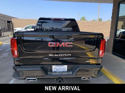 2025 GMC Sierra 1500 AT4