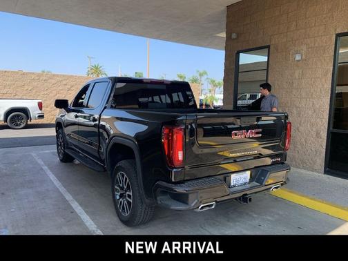 2025 GMC Sierra 1500 AT4
