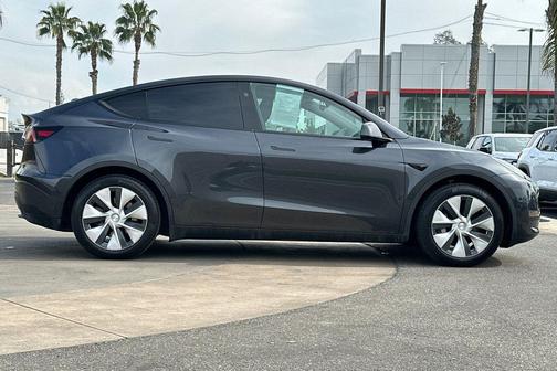 2024 Tesla Model Y Long Range Dual Motor All-Wheel Drive