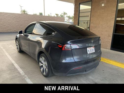 2024 Tesla Model Y Long Range Dual Motor All-Wheel Drive