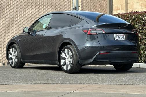 2024 Tesla Model Y Long Range Dual Motor All-Wheel Drive