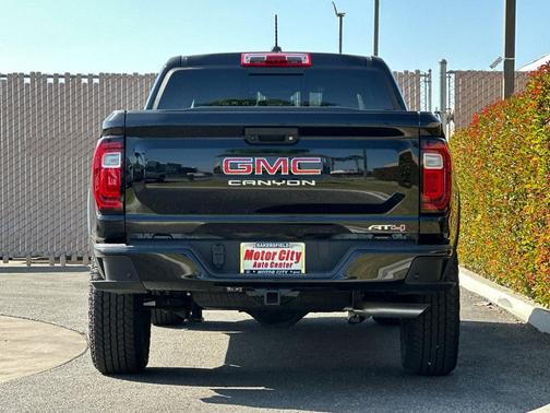 2025 GMC Canyon AT4