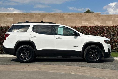 2022 GMC Acadia AWD AT4