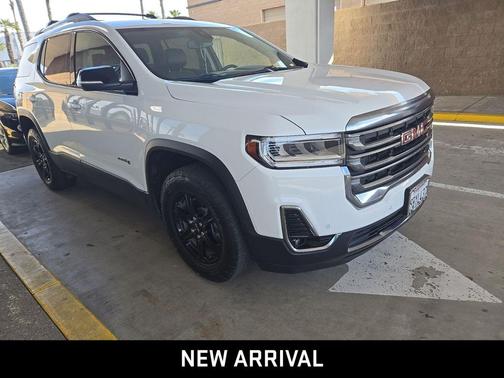 2022 GMC Acadia AWD AT4