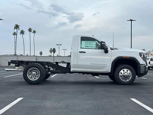 2025 GMC Sierra 3500 Base