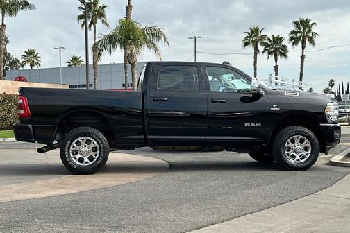 2024 RAM 2500 Laramie Crew Cab 4x4 6'4' Box