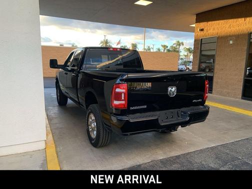 2024 RAM 2500 Laramie Crew Cab 4x4 6'4' Box