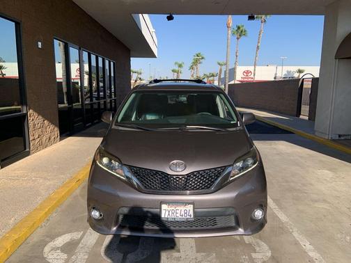 2017 Toyota Sienna SE Premium