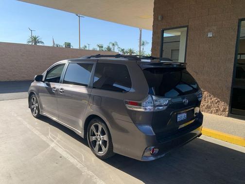 2017 Toyota Sienna SE Premium