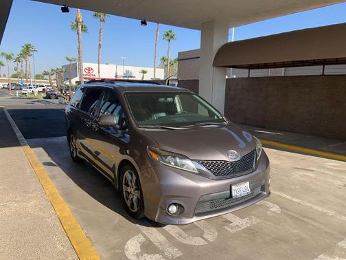 2017 Toyota Sienna SE Premium