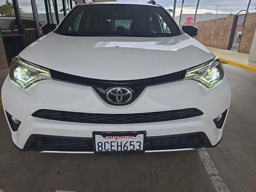 2018 Toyota RAV4 SE