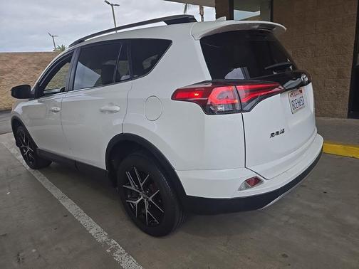 2018 Toyota RAV4 SE