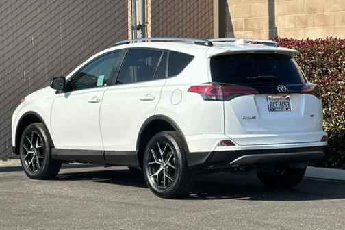 2018 Toyota RAV4 SE