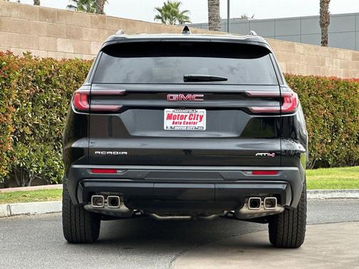 2026 GMC Acadia AWD AT4