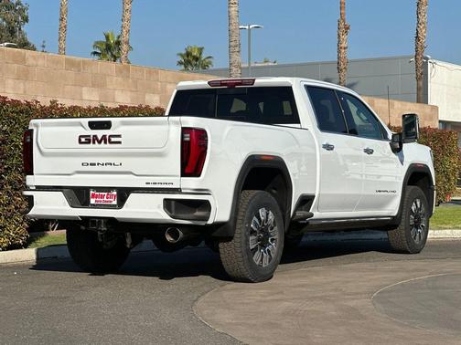 2025 GMC Sierra 2500 Denali