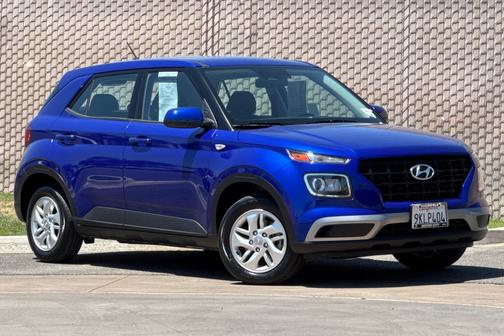 Onyx Black 2024 Hyundai VENUE SE