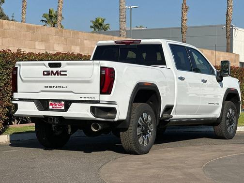 2025 GMC Sierra 2500 Denali