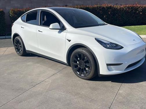 2023 Tesla Model Y Long Range Dual Motor All-Wheel Drive