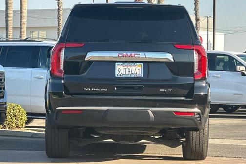 2023 GMC Yukon SLT