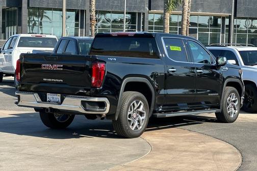 2025 GMC Sierra 1500 SLT