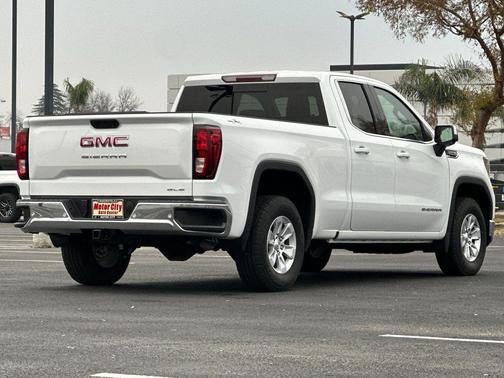 2025 GMC Sierra 1500 SLE