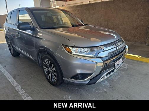 2020 Mitsubishi Outlander ES