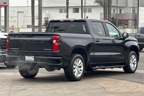 2022 Chevrolet Silverado 1500 Custom