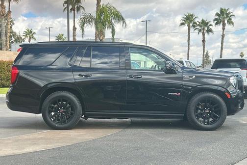 2023 GMC Yukon 4WD AT4