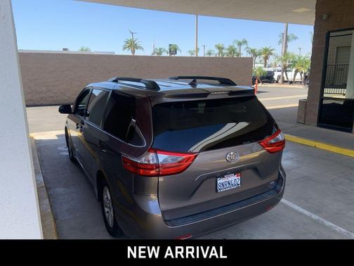 2020 Toyota Sienna LE
