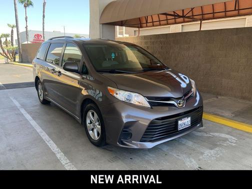 2020 Toyota Sienna LE