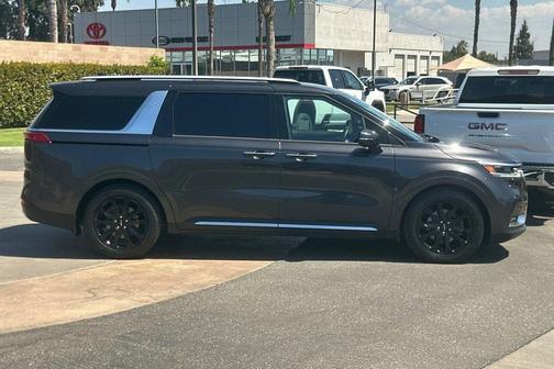 2022 Kia Carnival SX