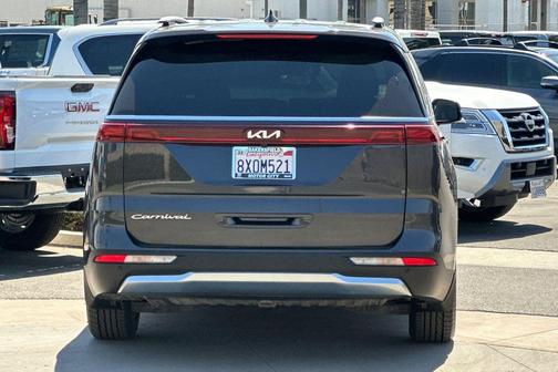 2022 Kia Carnival SX