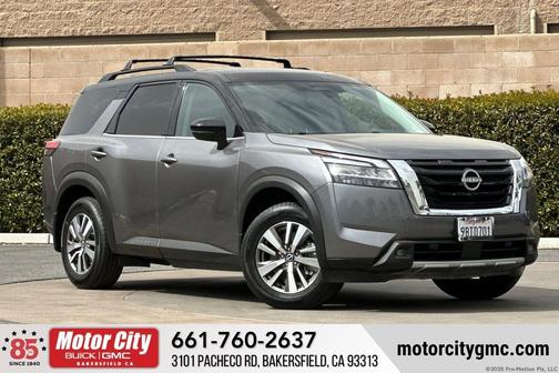 2022 Nissan Pathfinder SL 2WD