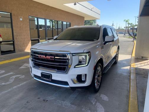 2022 GMC Yukon XL SLT