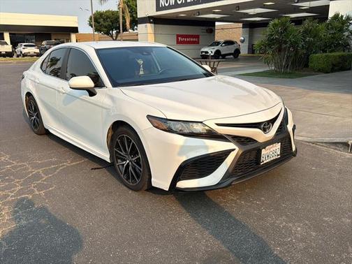 2021 Toyota Camry SE