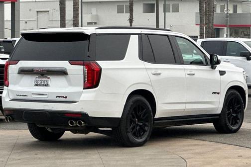 2023 GMC Yukon 4WD AT4