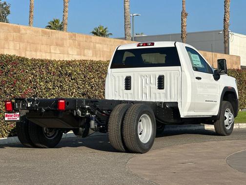 2026 GMC Sierra 3500 Base